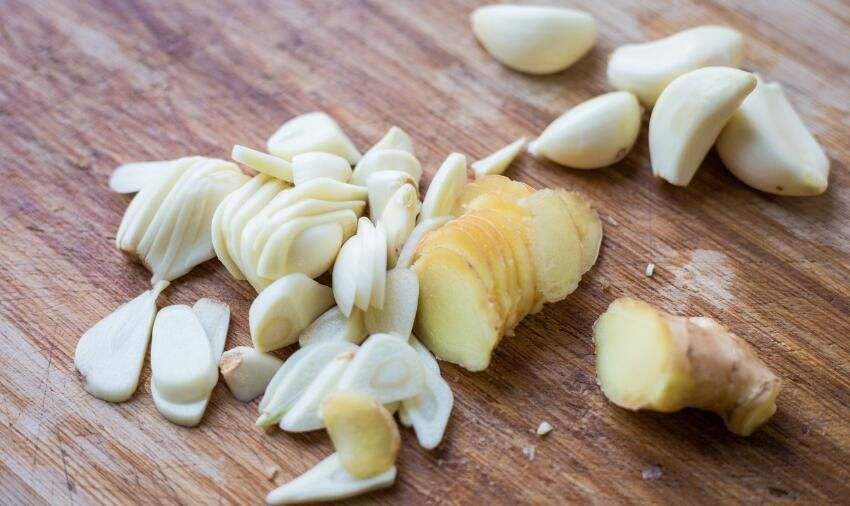 夏天家里苍蝇多很烦人?不用愁,教你3个妙招,让苍蝇离你远远的