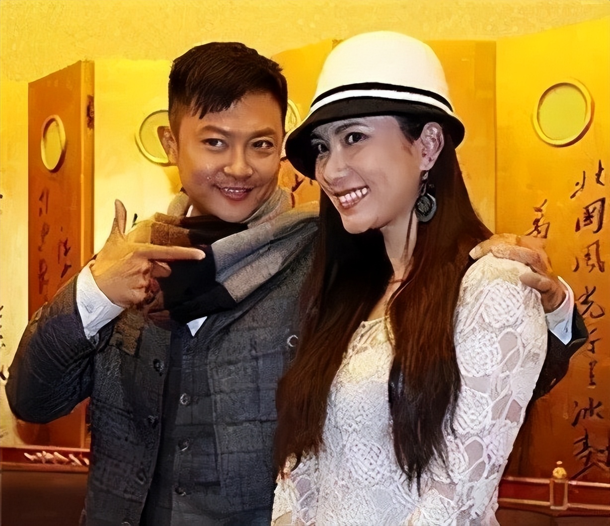 印小天|边潇潇直播被骂惨！直播30分钟就被迫下线，网友嘲讽：天道好轮回