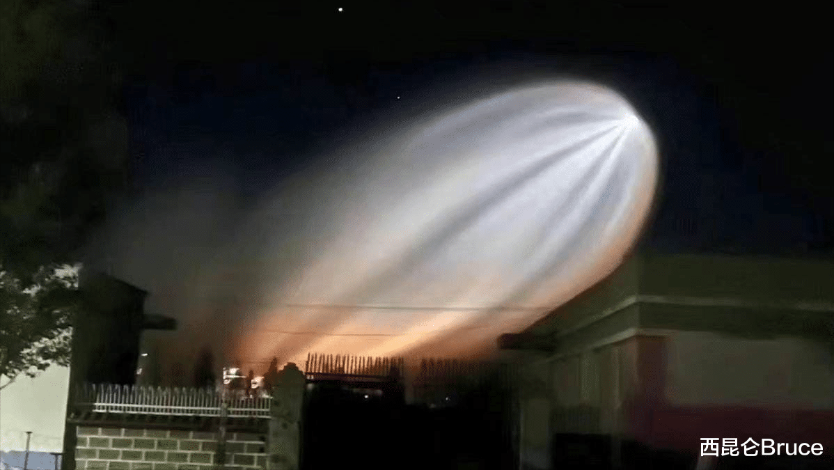 真相揭开?北京、内蒙等多地夜空出现巨大发光体,真的是火箭云吗
