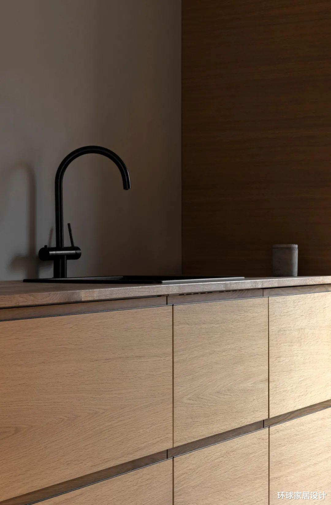 真正的“穷装风”,90后小伙的家看似家徒四壁,却越看越让人喜欢