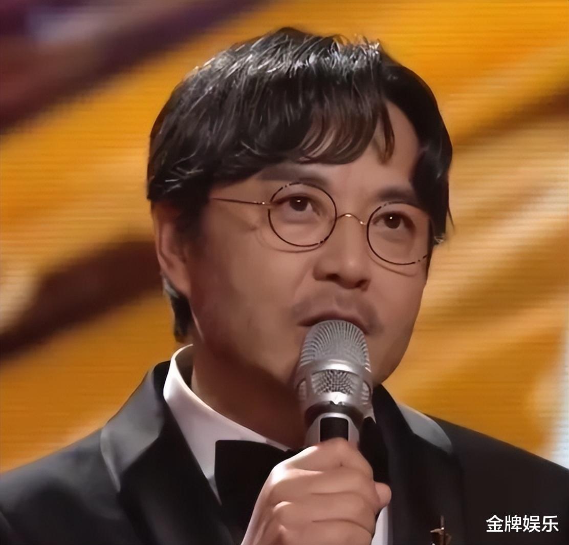 汪涵|金鹰奖晚会，主持人发挥欠佳！朱迅汪涵频频看提词器成败笔