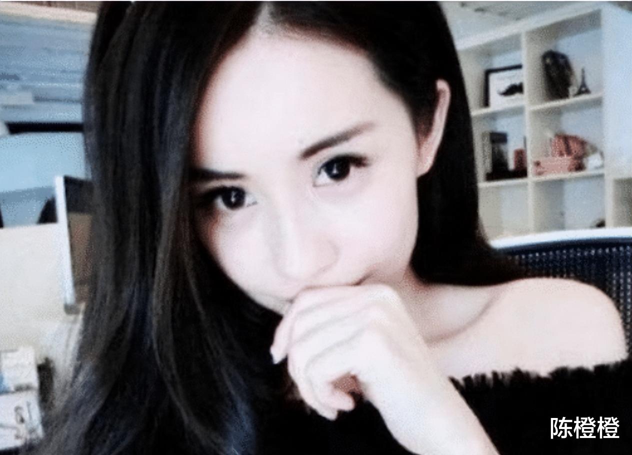 秦奋|“小杨幂”韦雪：为秦奋赌命生子赚9亿，被王思聪怒骂地摊货