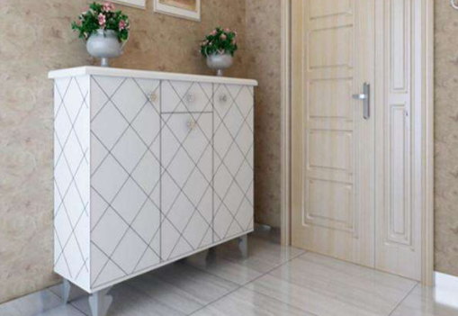 家里大门口一旦这样摆放鞋柜,小心断了财路,再有钱也会住穷!