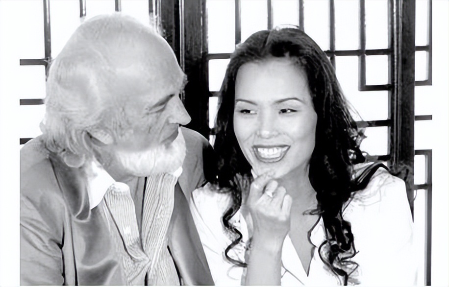 韦唯|“歌坛天后”韦唯：因跨国婚姻被冻结资产，星途惨淡综艺一轮游