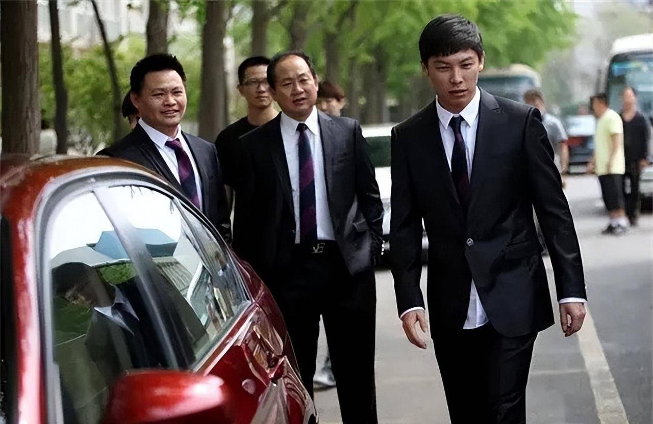 教练|前国乒教练离队后现身，昔日男神颜值不再，二婚娇妻被爆插足上位