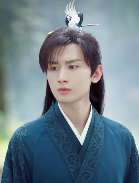 成毅|网传成毅新剧即将合作公司一姐，网友：这对姐弟恋根本不搭啊！