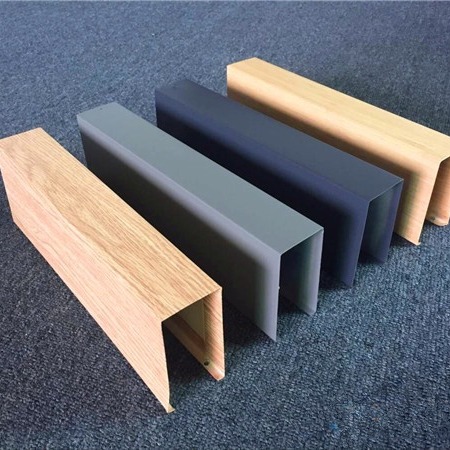 弧形铝方通多少钱一米?铝方通吊顶,木纹铝方通吊顶厂家,铝方通应用