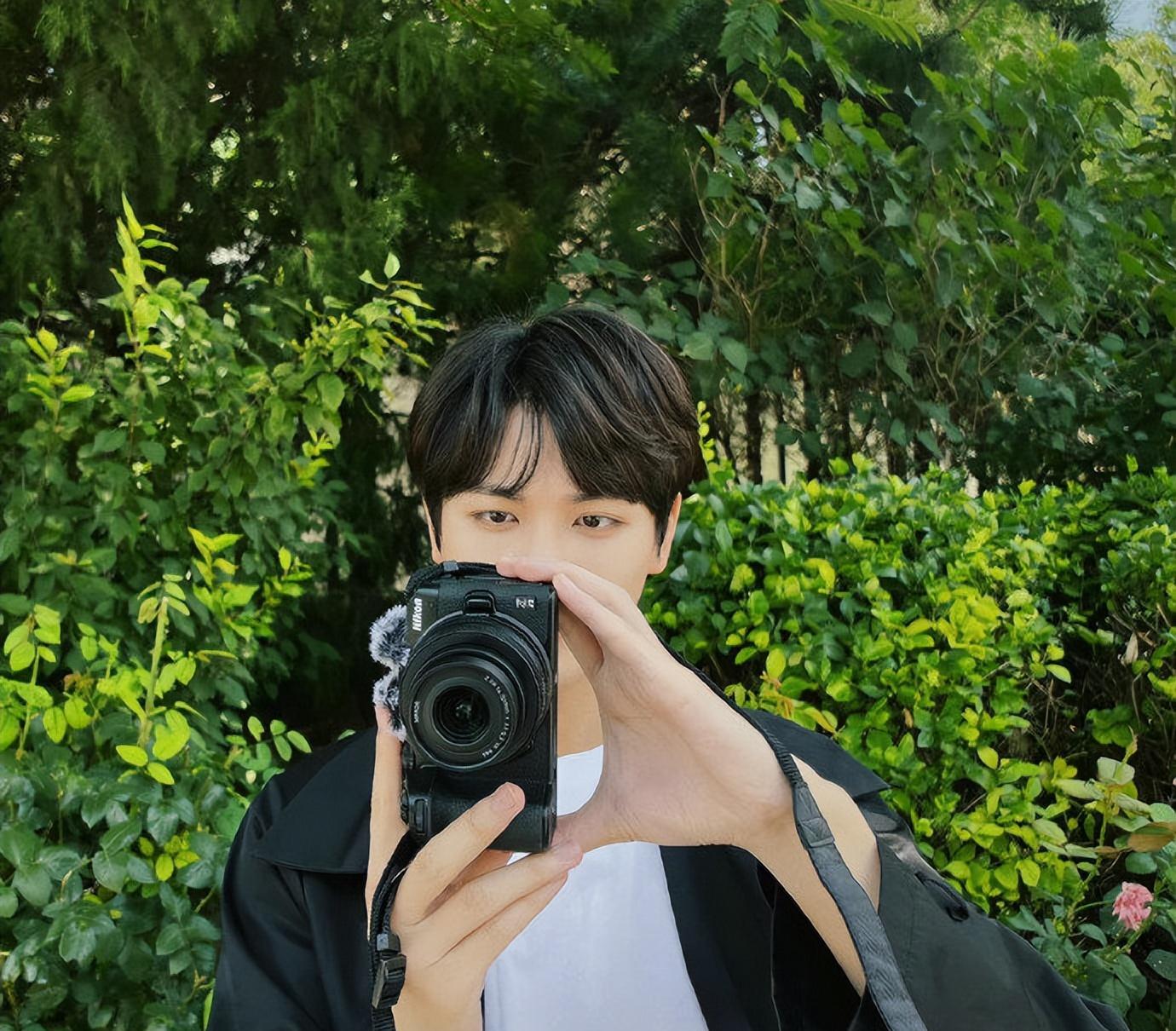 黑涩会美眉|8.1图：杨超越 杨幂 范丞丞 虞书欣 李宇春 吴磊 孟子义 蔡徐坤 迪丽热巴