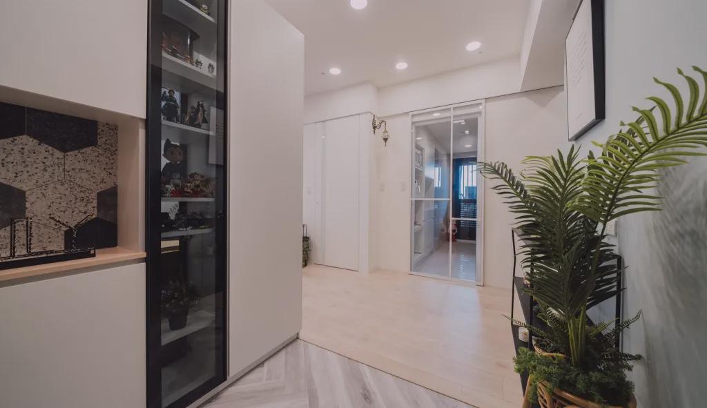 面积不算大,89平左右,耗时半年左右,装成了现在的样子