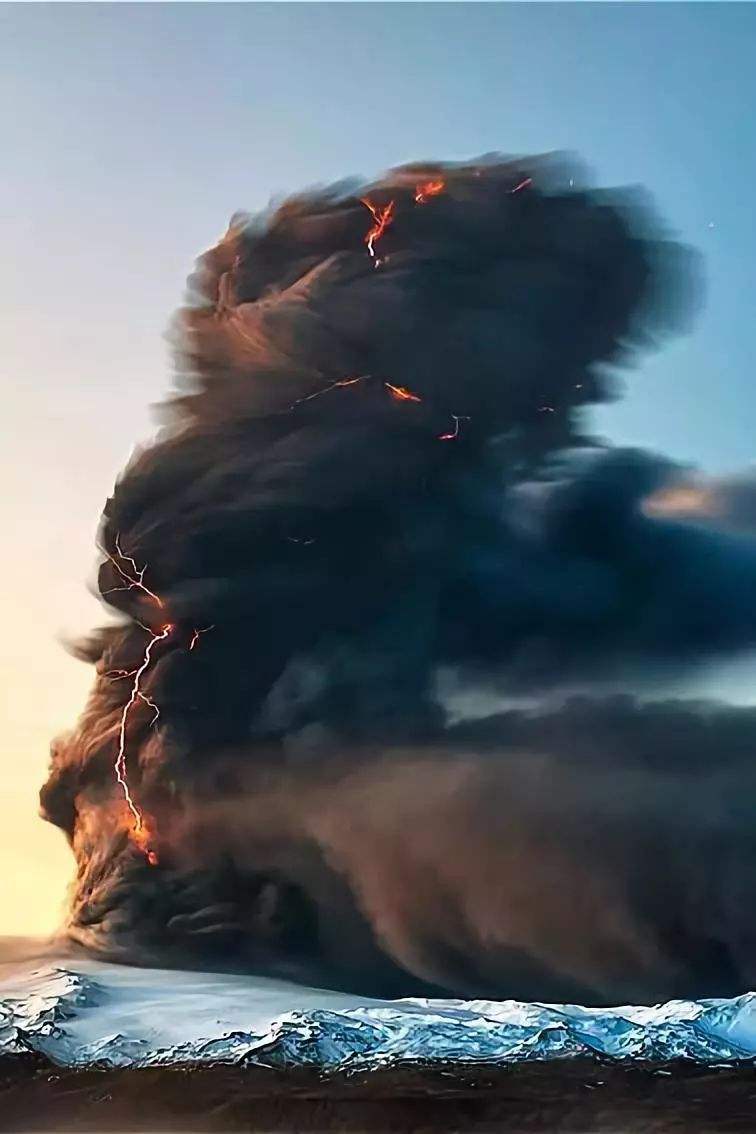 如果把一座冰山扔进火山里,能阻止火山爆发吗?