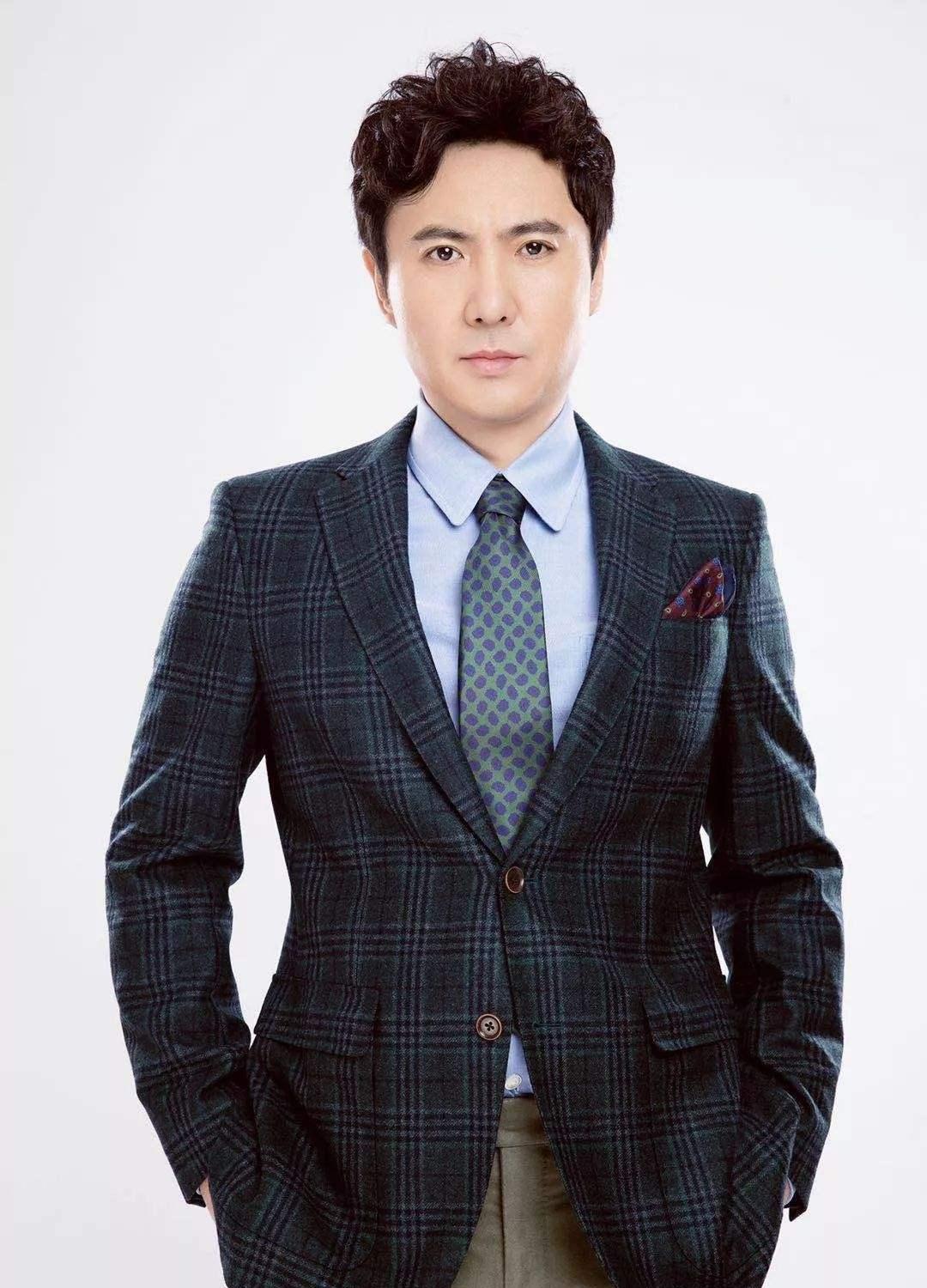 易烊千玺|朱一龙凭什么打败吴京沈腾?金鸡奖含金量令人质疑,易烊千玺陪跑