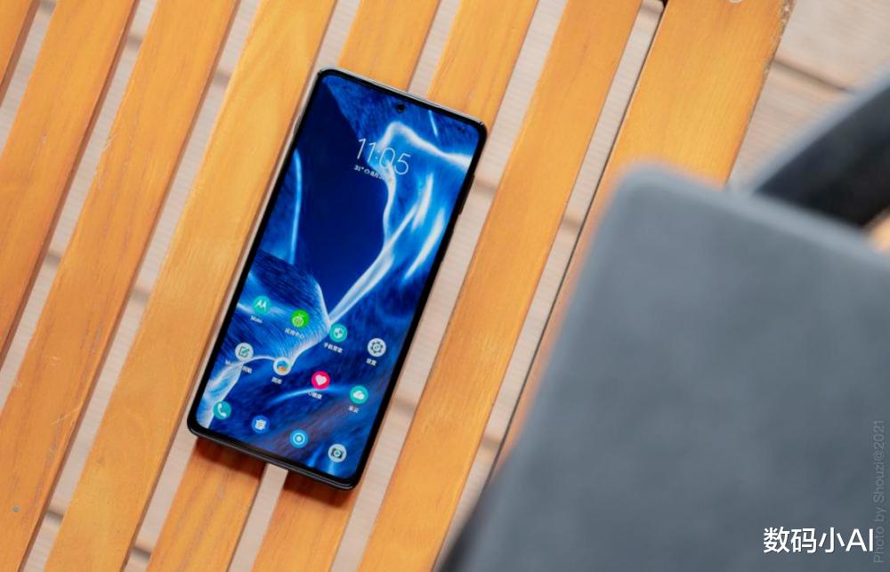 摩托罗拉|降至1799元，骁龙870+1亿像素，50倍变焦手机沦为千元机