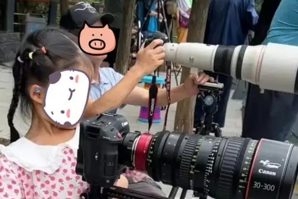 翻版“贾浅浅”?5岁女孩作品被国家地理杂志收录,网友却很质疑