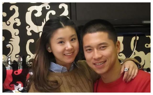 李小萌|演员李小萌穿着46000元的外套做头发，与王雷结婚多年“零”绯闻