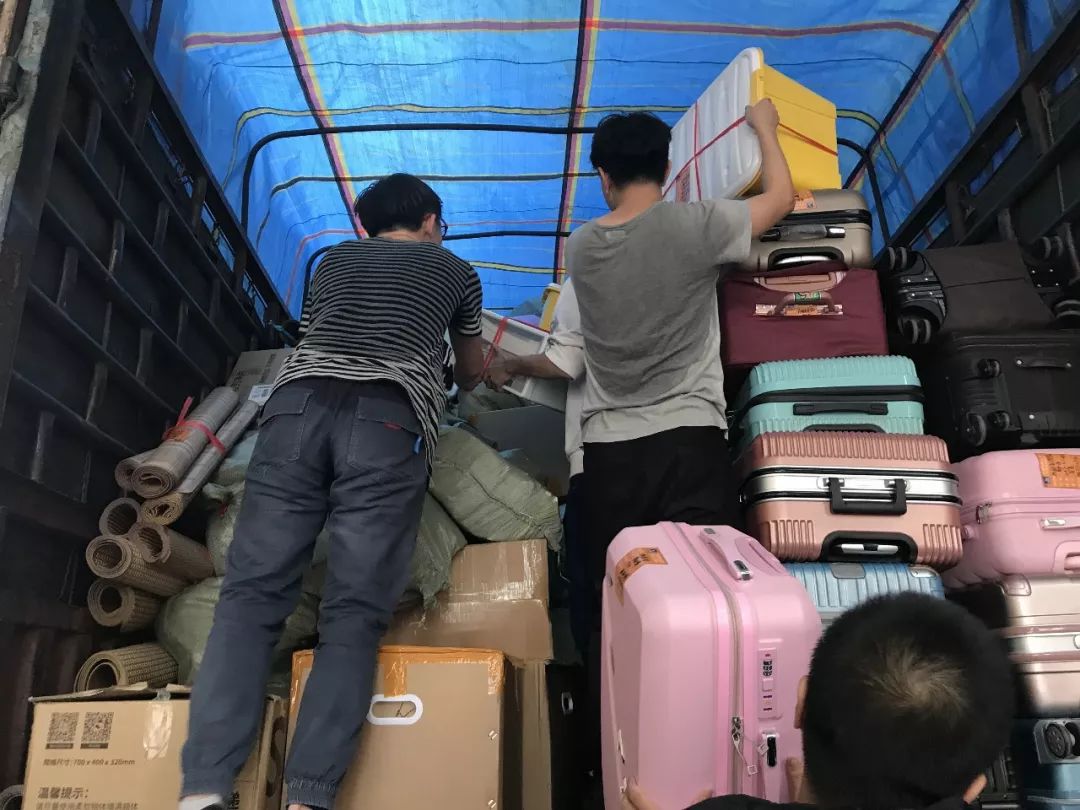 大学生|大学生放假遭家长无情嘲笑，丐帮帮主都比你体面，假装咱俩不认识