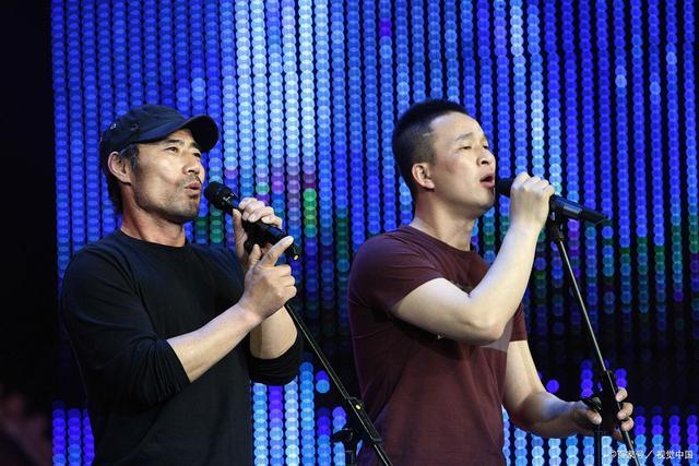 杨幂|踢走主唱、分赃不均,这些组合的结局,都印证了凤凰传奇有多清醒