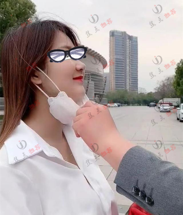 女网友千里奔现,男子摘下她的口罩:相貌差距太大,不是我的菜