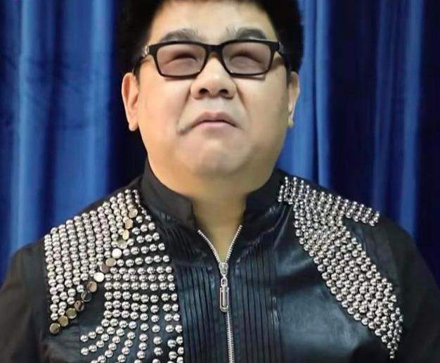 盲人|“盲人”杨光：从一夜成名到被骂滚出娱乐圈，他到底经历了什么？