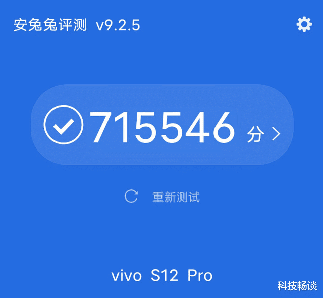 vivo|年轻人选手机太难？这台来自vivo的新机，治好了不少纠结症