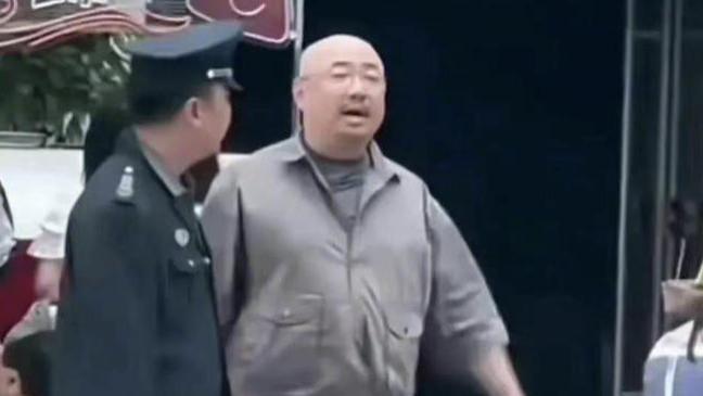 徐峥|徐峥又胖了，身材臃肿走路费劲，目测体重240，健康情况引担忧