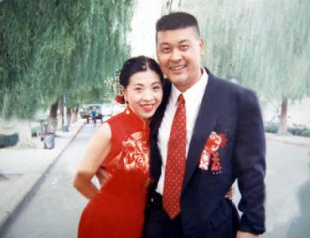 侯传杲|演员侯传杲：患过癌，妻子出过车祸，如今58岁与患难妻子相爱一生