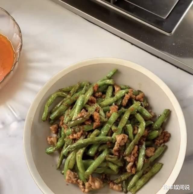 吴千语|吴千语分享上海隔离生活！珍藏的包不输袁咏仪，厨艺堪比张馨月