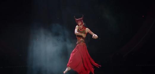 颖儿|六大卫视春晚:Baby客串主持,张碧晨华晨宇隔台相望,吴莫愁复出