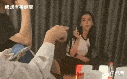 Angelababy|杨颖私下聚会照片再被曝光,少女感消失,无滤镜暴露真实状态