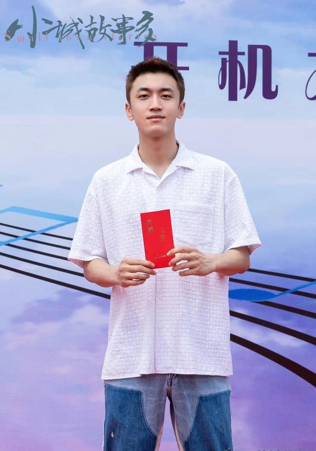 张佳宁|张佳宁又一部新剧来袭，本以为和欢迎光临演员二搭，结果另有其人