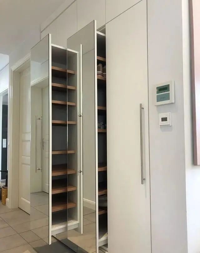 长话短说,同样的钱打柜子,6处留空改窄,便利性远超一般收纳柜