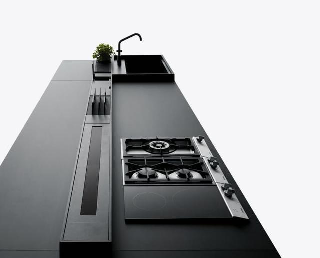 再装岛台都学学，中间加10cm宽收纳区，台面三分离，做饭效率翻倍