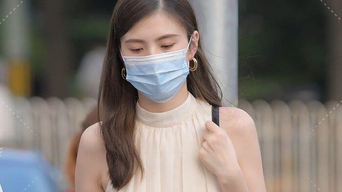 遮瑕 美人的笑容令人陶醉，而其忧郁的神色也让人爱怜！