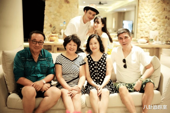 黄晓明|曝叶珂或将上位,承诺不要婚礼,想给黄晓明生子,却遭到黄妈反对