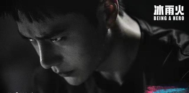 王一博|《冰雨火》空降，一口气连播4集：王一博跟陈晓飙戏，没有露怯