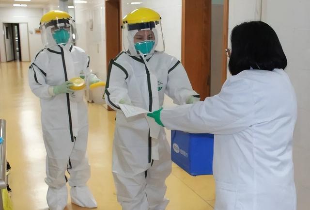 水果|新冠“老旧株”在我国“复出”？专家谈3个真相