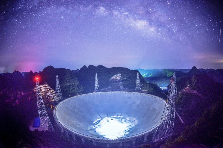 天上有颗星辰,叫做南仁东:因为他,我们才能看到时空的尽头