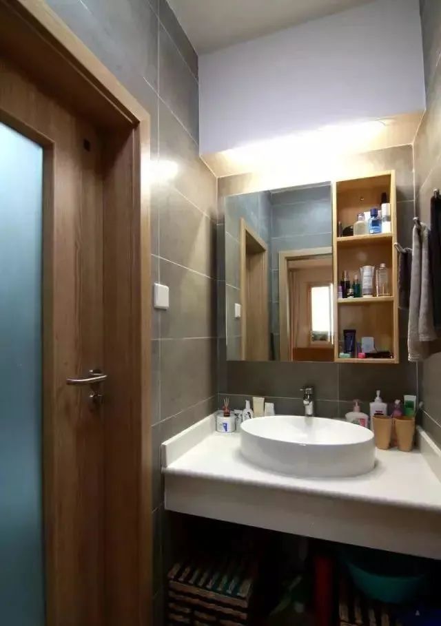 谁家阳台还放拖把？早过时了，看完邻居家阳台只想回去重装！