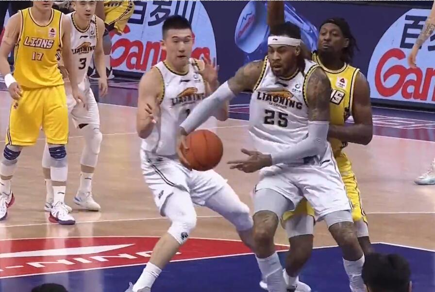 索尼·威姆斯|4消息！上海报价周琦，威姆斯或续约，莫兰德霸气发言，咪咕神操