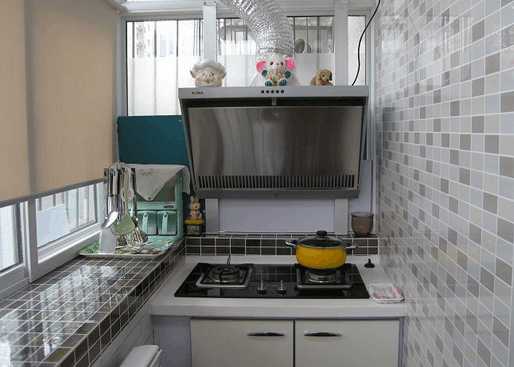 把阳台改成厨房,给50平房腾出了好大一块地!邻居却要找来说理