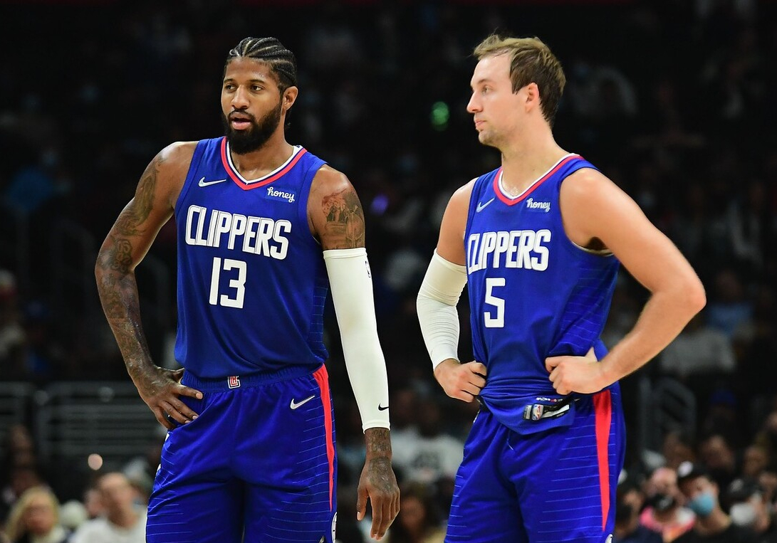 瞄准NBA总冠军!美媒:马刺涉及三方交易,伦纳德再迎帮手