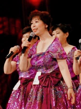 冯小刚|冯小刚的姐姐冯小军：为弟弟放弃自己的人生，背后的辛酸谁懂