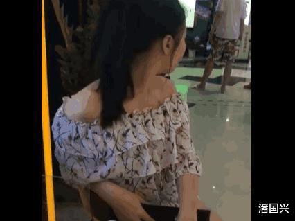 男子跟网恋三年的女友见面,感觉被骗了,女子:我长得不好看吗?