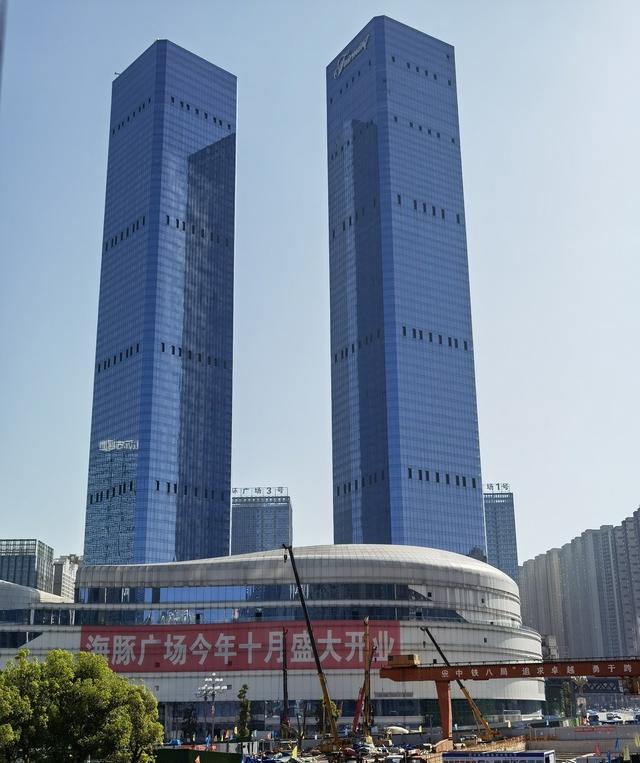 楼市|商业地产，未来有机会吗？年租金8万的商铺，200万入手划算吗？