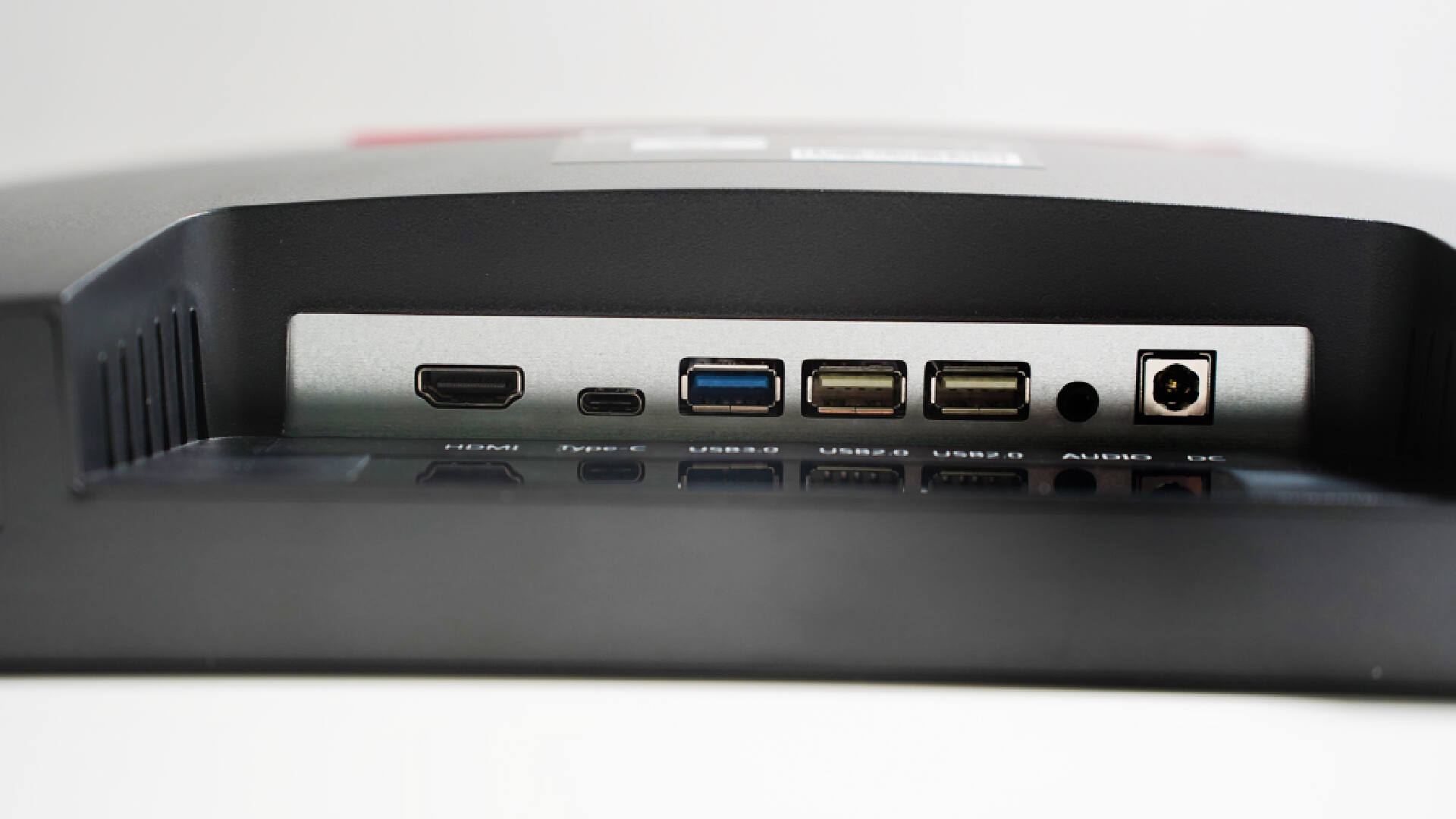 显示器|千元显示器有智慧，SCULPTOR雕塑家M27UA2体验