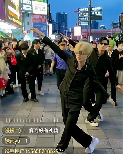 |eso出道直播被城管赶走，鹿哈：我们回归失败了，期待下一次成功