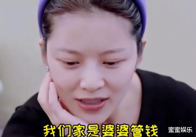 杜淳|杜淳携亲妈首次出镜，1岁女儿不让奶奶抱，王灿对婆婆的称呼疏离