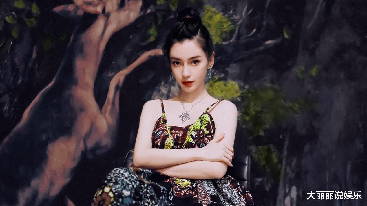 酒吧|baby酒吧疯狂嗨被偶遇，与黄晓明离婚后生活潇洒，化浓妆放飞自我