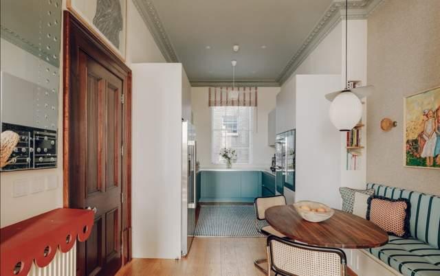 爱上梦寐以求的复古公寓，经典家具艺术壁纸，每个房间都很想拥有