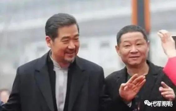 李宇春|“三德子”赵亮:娶小16岁美女模特,养鸡身家过亿,如今53岁很幸福