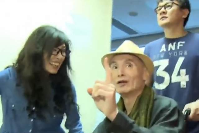 刘家辉|66岁功夫巨星回TVB,情绪失控当场痛哭,被妻儿卷走财产住养老院